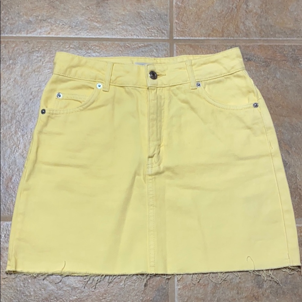 Yellow denim skirt